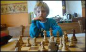 Lorenz am Schachbrett